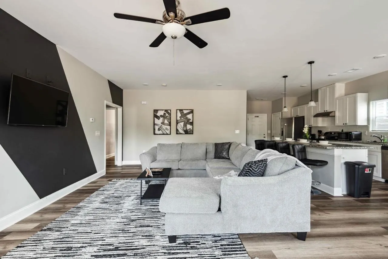 Suite Serenity 12Min From Uptown & Spectrum Ctr location
