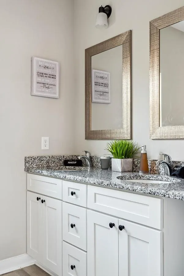 Suite Serenity 12Min From Uptown & Spectrum Ctr Charlotte Holiday home